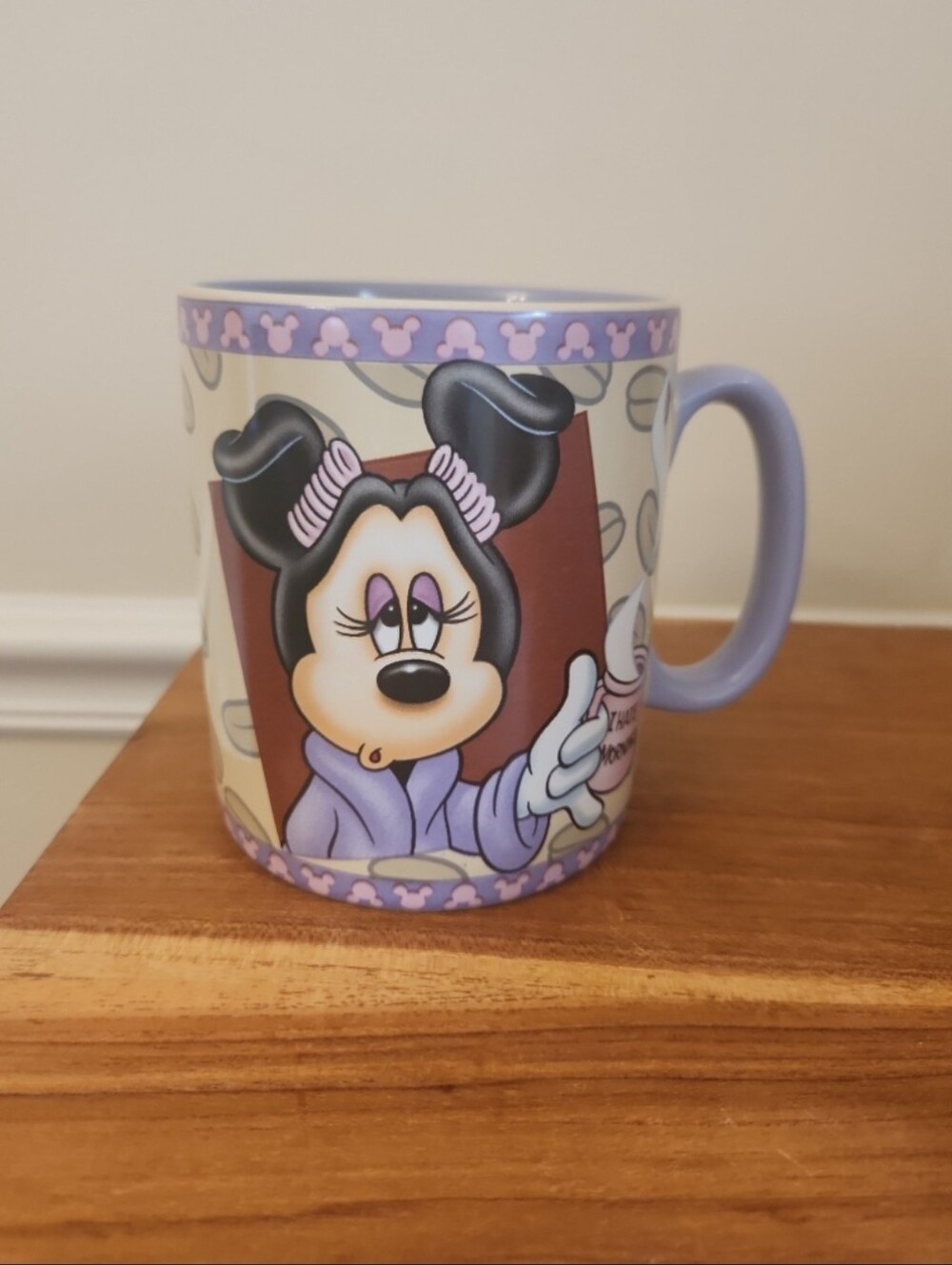 Disney Theme Parks Minnie Mouse XL-Coffee Mug Mornings aren’t Pretty 20oz